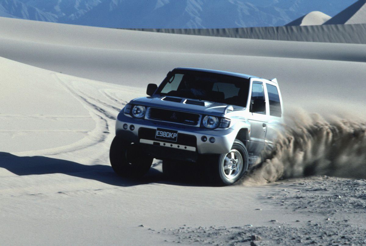 Na potrzeby Rajdu Dakar tworzono limitowane, mocne wersje o nazwie Evolution.