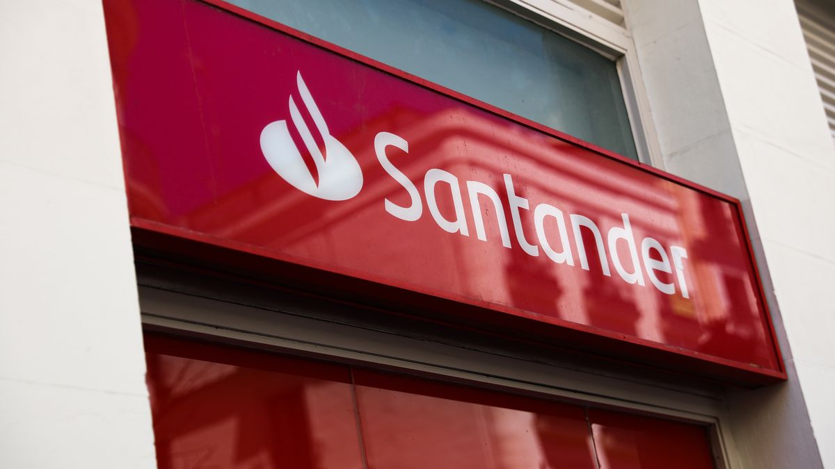 Santander logo is seen near bank branch in Madrid, Spain on June 27, 2022. (Photo by Jakub Porzycki/NurPhoto via Getty Images)