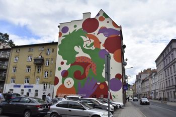 Filmowy mural "Piegi" w centrum Wałbrzycha gotowy. Kolejny jesienią