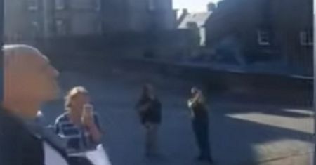 Szturmowali zamek. Chcieli "obalić Królową"