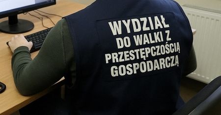 Wykorzystali cudze dane, żeby wziąć 10 kredytów na łączną kwotę 34 tysięcy złotych.