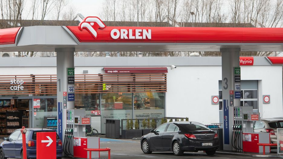 Orlen, stacja paliw, tankowanie