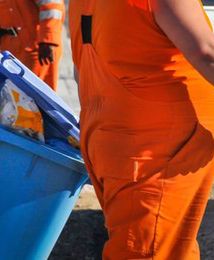 Wielki Brat na śmietniku. Kamery sprawdzają Włochów