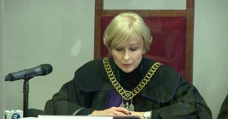 W jego notesie znaleźli opis śmierci ojczyma, twierdził, że to tylko fikcja. Sąd: To nie było zabójstwo