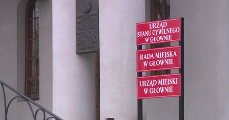 Władze Głowna skróciły czas pracy urzędników miejskich o godzinę, by oszczędzać prąd
