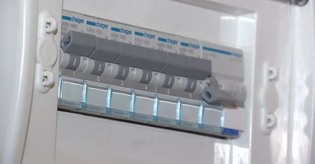 Rząd przyjął projekt ustawy ws. zamrożenia cen prądu dla gospodarstw domowych