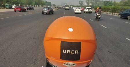 Uber będzie woził motocyklami w Europie. Na start w Paryżu