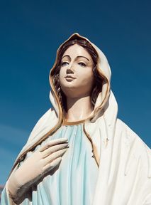 Wykorzystali wizerunek Jezusa i Maryi. Rozwścieczyli tłumy katolików
