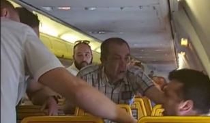 Awantura na pokładzie samolotu Ryanair. Obezwładnili pijanego pasażera