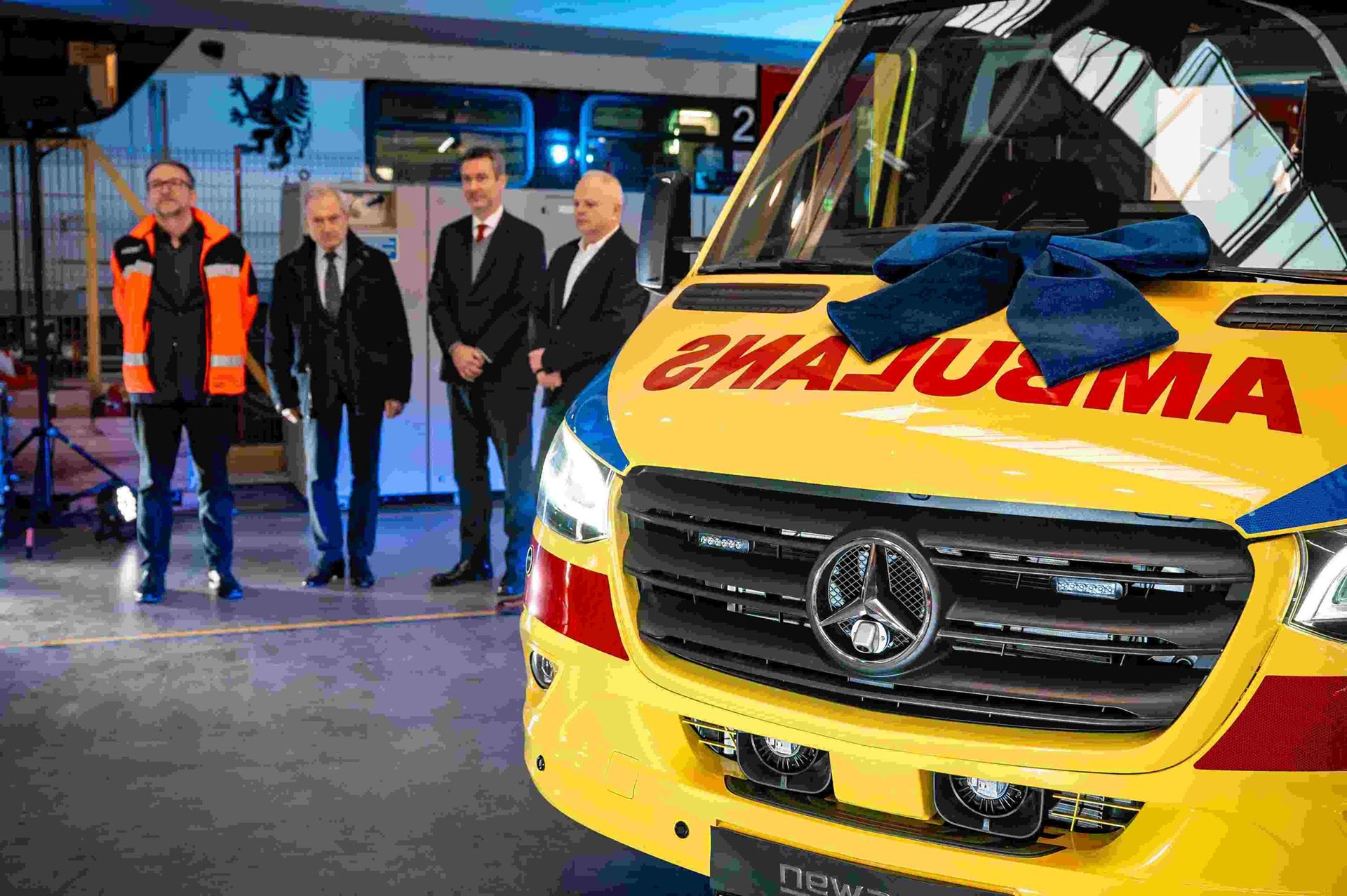 wiadomości,aktualności,WP Wiadomości 150 lat odpowiedzialności. NEWAG przekazuje nową karetkę