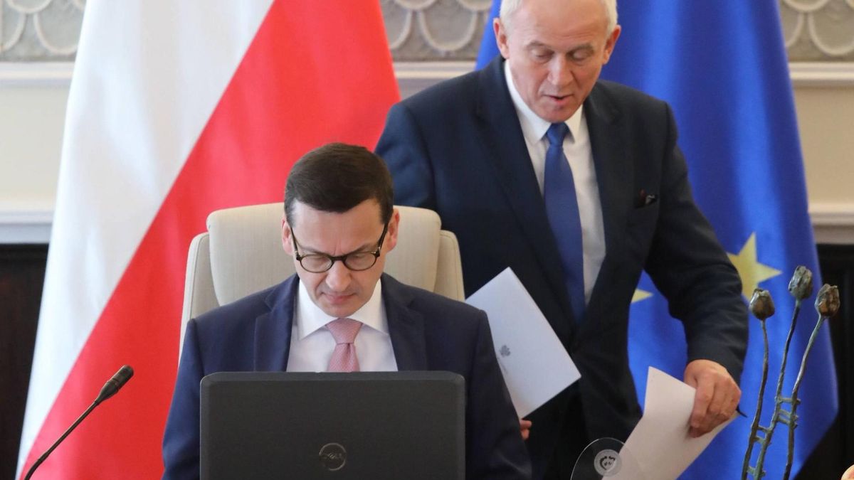 Mateusz Morawiecki i Krzysztof Tchórzewski będą głównymi rozgrywającymi rządowej w grze o polski atom