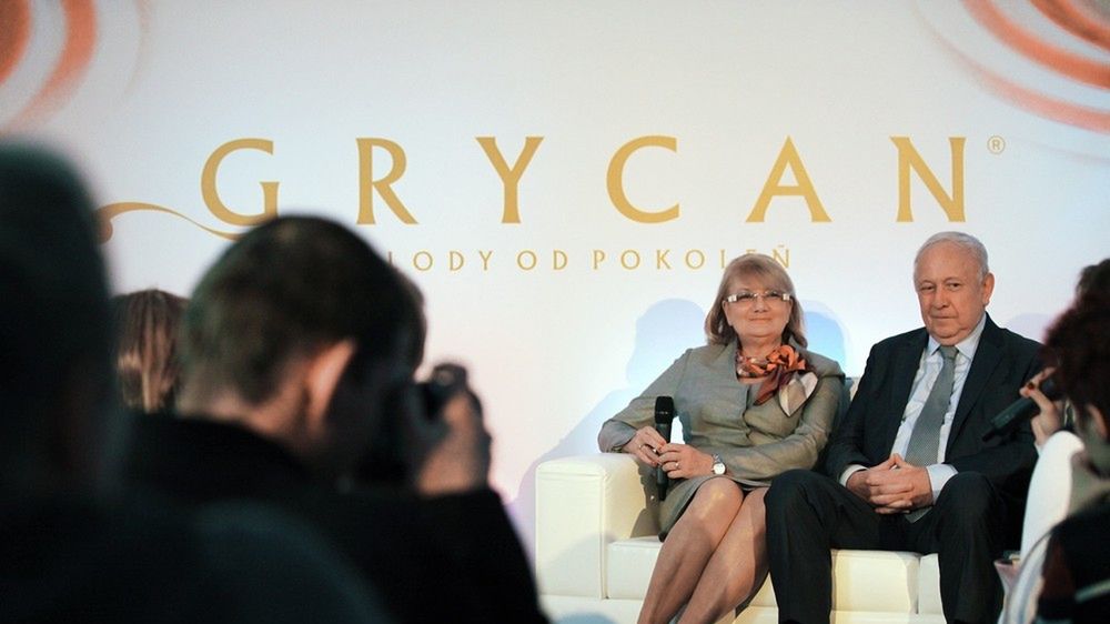 Los dwuosobowej rodziny, która bez umowy mieszka na działce należącej do Zbigniewa Grycana, jest w rękach Zbigniewa Ziobry