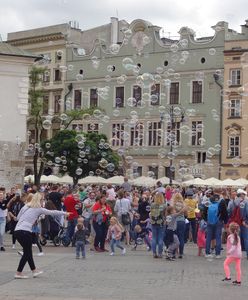 Rząd zniesie stan epidemii i obostrzenia? Część ekspertów jest przeciwnych