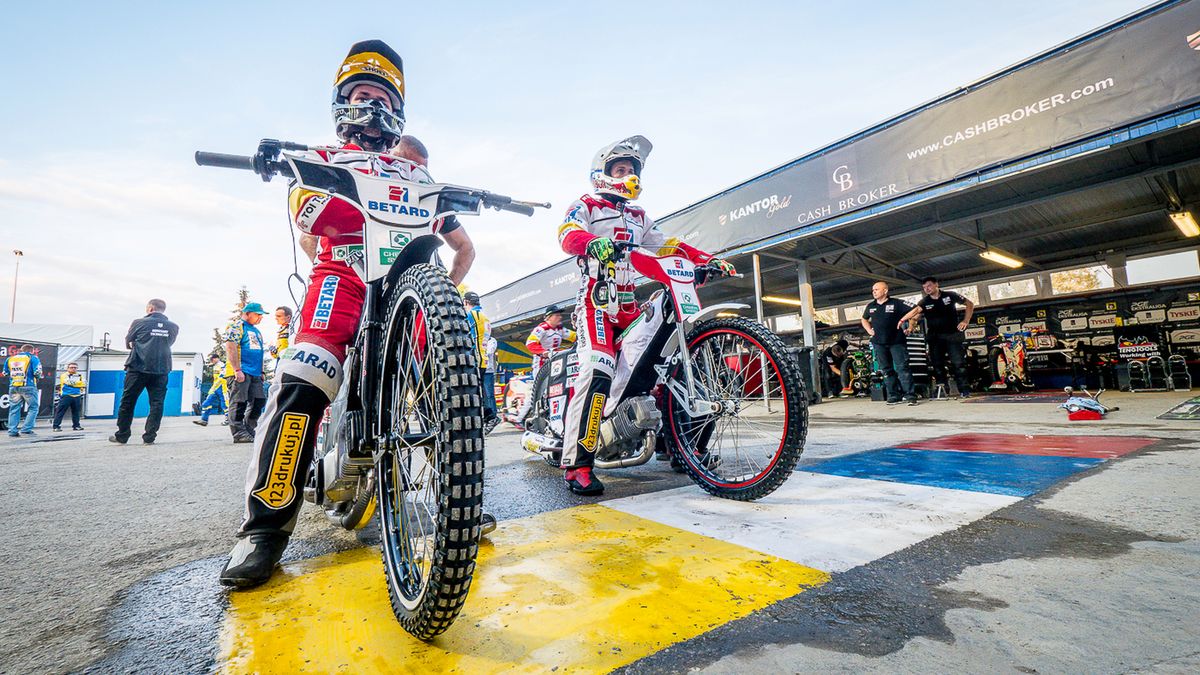 Zdjęcie okładkowe artykułu: WP SportoweFakty / Tomasz Jocz / Na zdjęciu: Tai Woffinden i Maciej Janowski przed próbą toru w Gorzowie