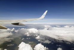 Nie wiedziała, że jest w ciąży. Urodziła kilka tysięcy metrów nad oceanem