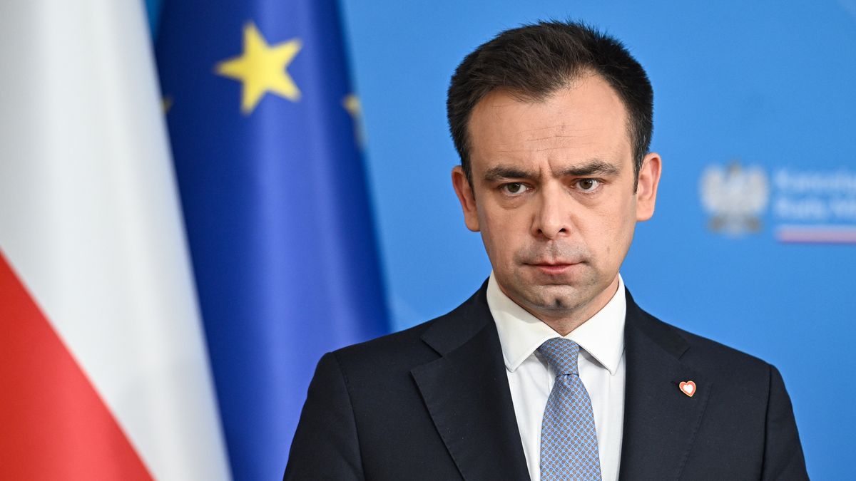 Warszawa, 30.04.2024. Minister finansów Andrzej Domański na konferencji prasowej po posiedzeniu Rady Ministrów w Warszawie, 30 bm. Rząd przyjął Wieloletni Plan Finansowy Państwa na lata 2024�2027. (ad) PAP/Radek Pietruszka