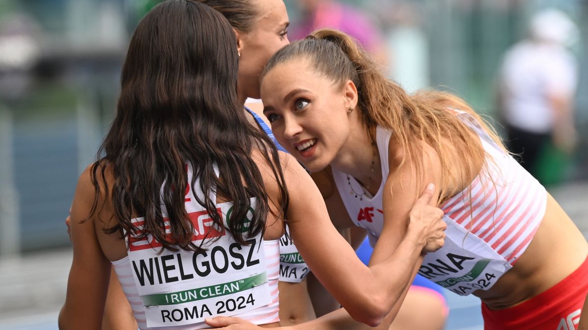 PAP / Adam Warżawa / Na zdjęciu: Anna Wielgosz i Angelika Sarna