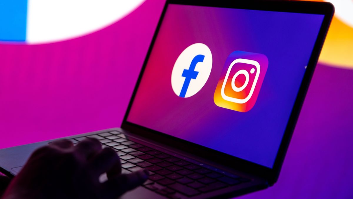 ANKARA, TURKIYE - DECEMBER 5: In this photo illustration, logos of 'Instagram' and 'Facebook' are displayed on a laptop screen in Ankara, Turkiye on December 5, 2023. (Photo by Didem Mente/Anadolu via Getty Images)