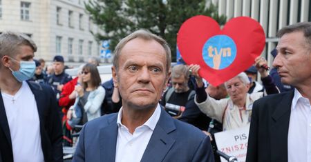Tusk kąśliwie o odsunięciu Gowina. "Kaczyński nie wybacza"
