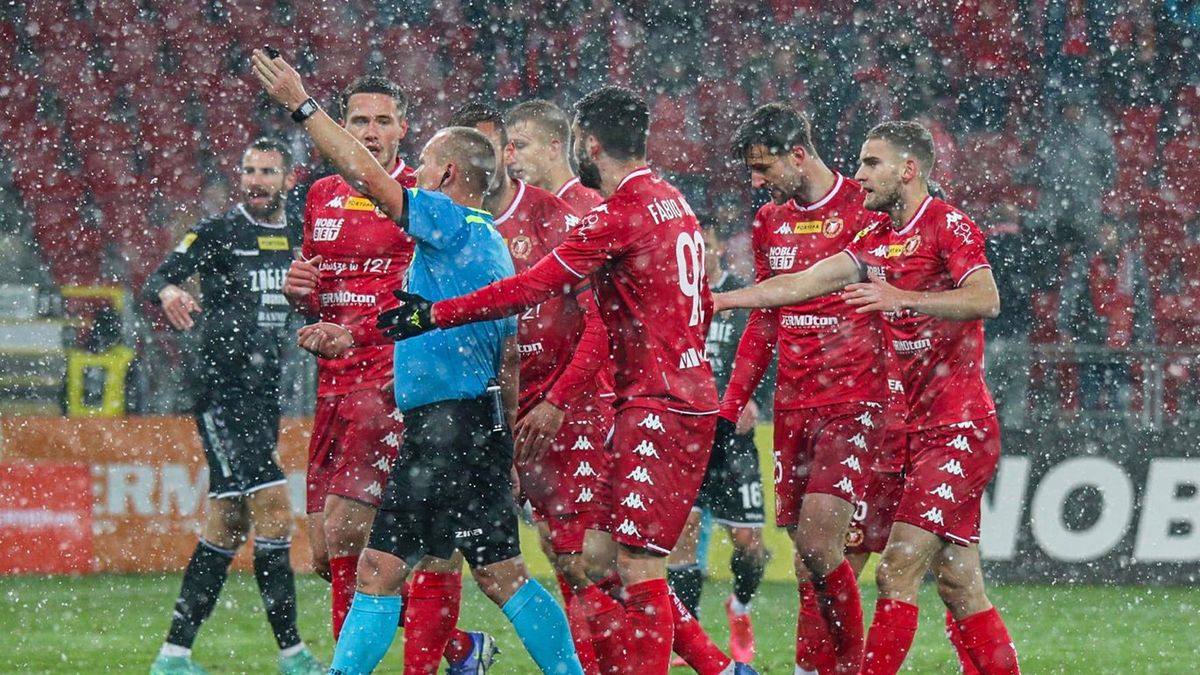 Materiały prasowe / Widzew.com / Marcin Bryja / Na zdjęciu: piłkarze Widzewa Łódź