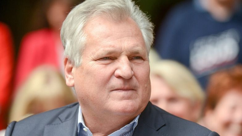 Aleksander Kwaśniewski zapuścił brodę