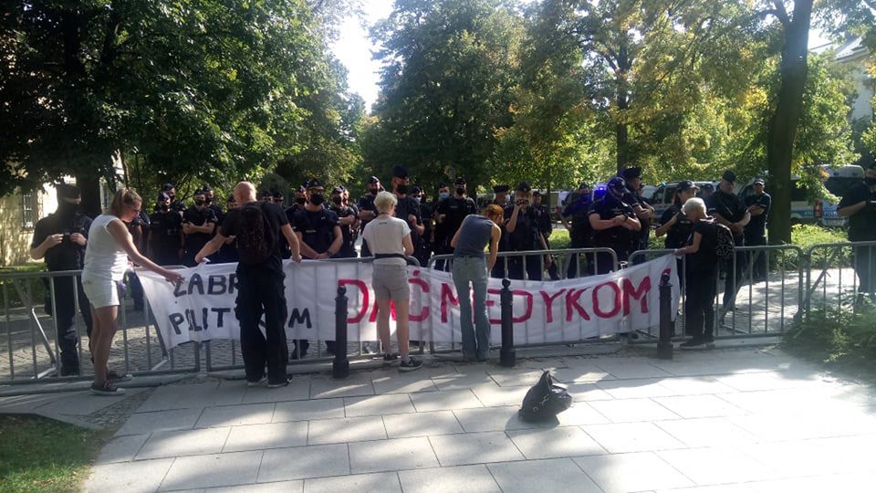 Warszawa. Trwa protest medyków