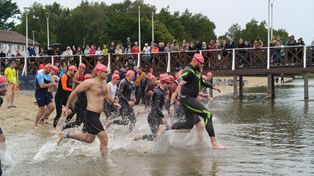 Dąbrowa Górnicza triathlonem stoi. Sportowe emocje rozgrzały miasto w pochmurną niedzielę