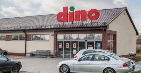 Spójrzcie na 39. stronę gazetki. "Przy zakupie 4" w Dino