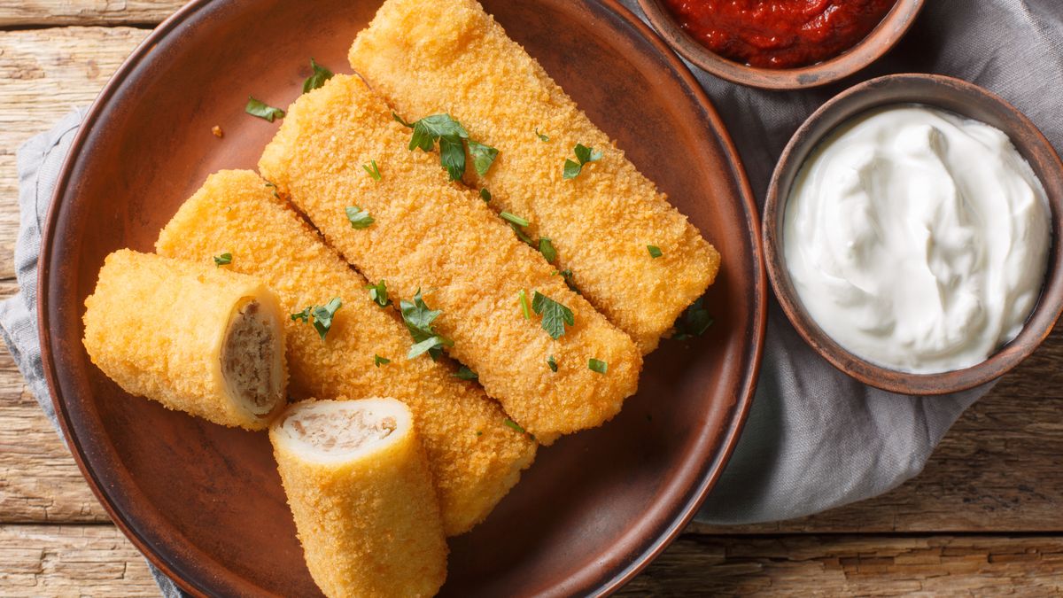 Krokiety z farszem z kurczaka z dodatkiem awokado