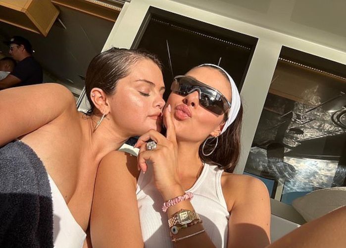 Selena Gomez, Nicola Peltz i Brooklyn Beckham