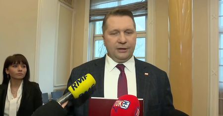 P. Czarnek wskazuje “podstawowe kryterium” przyznania dotacji. “Nie dajemy pieniędzy lewakom i komunistom”
