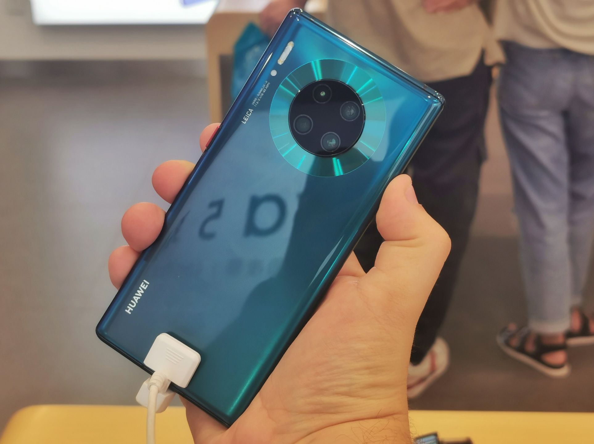 Huawei Mate 30 Pro, czyli zakazany smartfon. Widzieliśmy go pierwsi w Polsce 4
