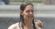 Katie Holmes: Co za paskudztwo wyrosło na jej nodze?