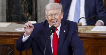 "Odesłać tam, skąd przybyły". Trump o kongresmenkach i De Niro