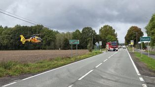 Adolfów: Dramatyczne zdarzenie drogowe. Pasażer ranny przez kamień z ciężarówki