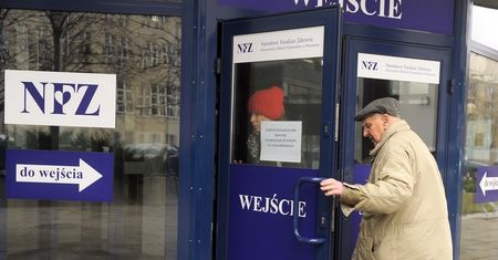 NFZ wyda 6,5 mld zł na podwyżki w 2019 r. Może zabraknąć pieniędzy na leczenie