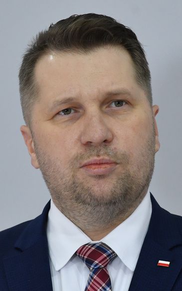 Przemysław Czarnek uważa, że nie należy uzależniać powrotu dzieci i nauczycieli do szkół od szczepień