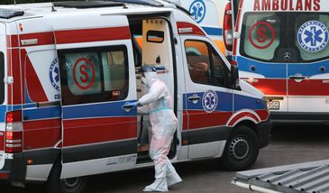 Wrocław. Koszmar pod szpitalem. 87-latka czekała w karetce 8 godzin bez wody i jedzenia