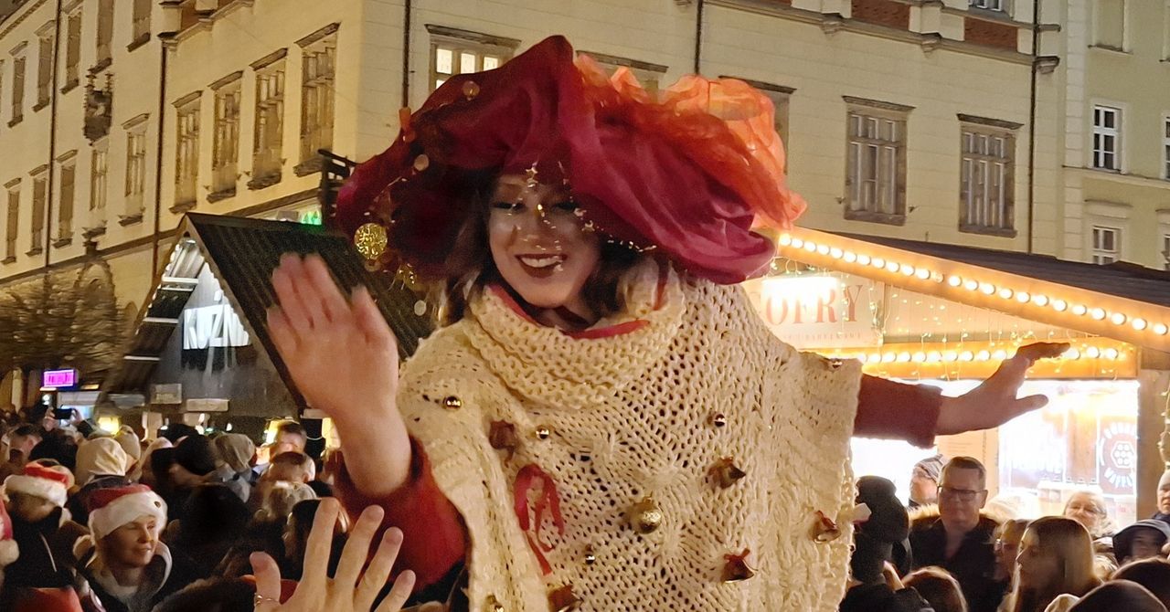 Wrocław: Oficjalne rozświetlenie choinki na Jarmarku Bożonarodzeniowym