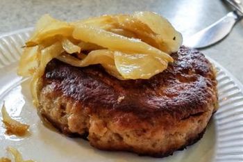 Za komuny królował na stołach. Schabowy nawet się nie umywa