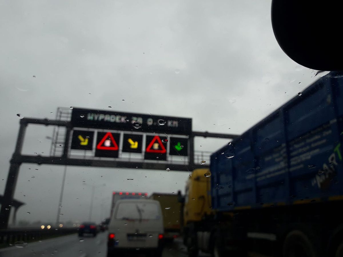 Wrocław. Wypadek na AOW. Ogromny korek na obwodnicy