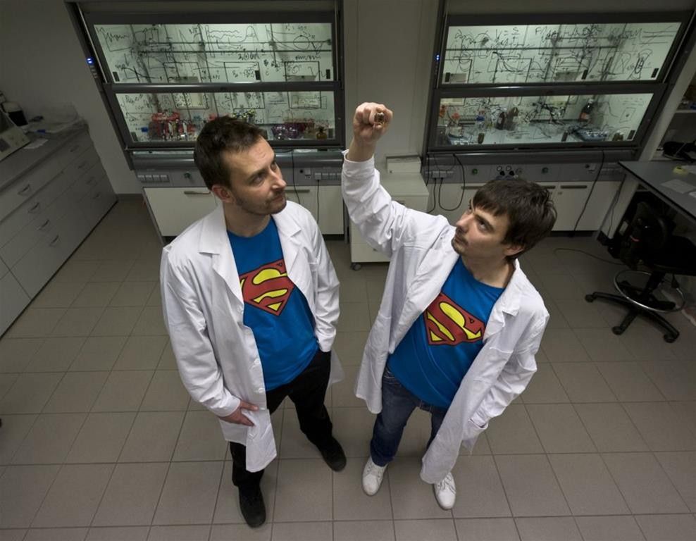 Warszawscy chemicy odkryli przepis na kryptonit. "Jeśli Superman nas czyta..."