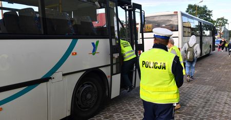 Wrocław. Miał molestować nastolatki w autokarze. Usłyszał zarzuty