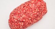 Surowe mięso mielone z wołowiny (75% mięsa, 25% tłuszczu)