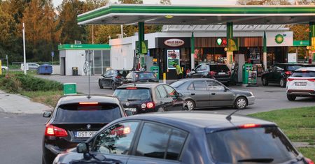 "Wysokie rachunki za tankowanie". Eksperci pokazują skalę podwyżek