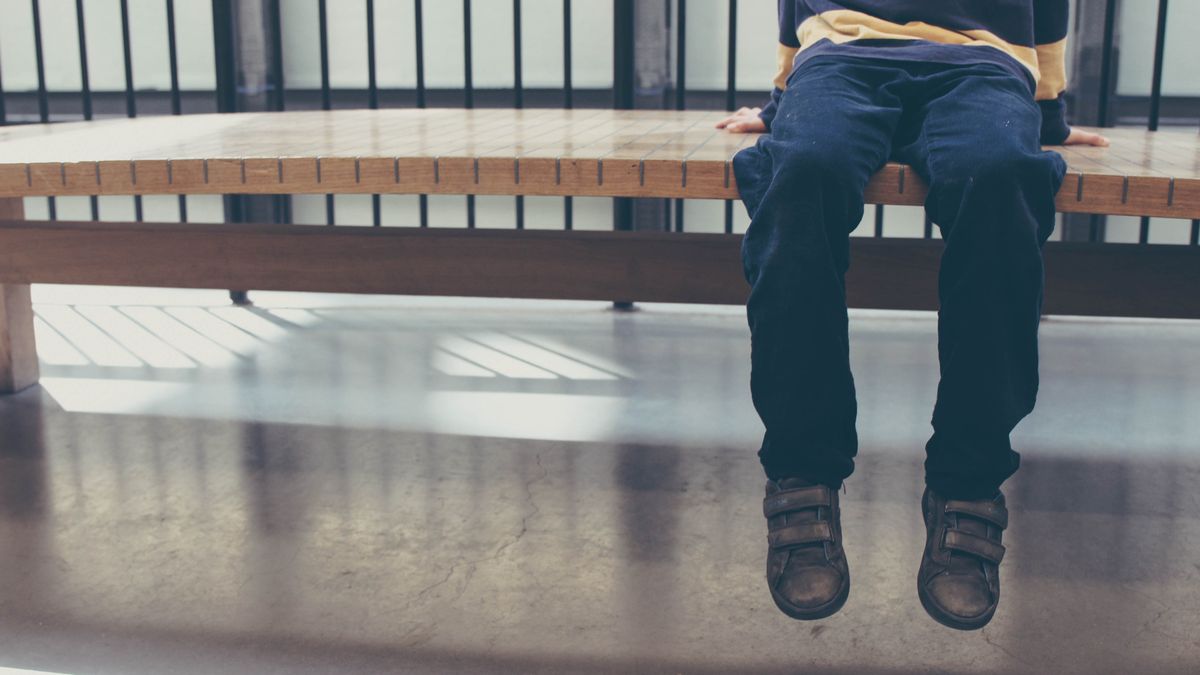 Dziecko; szkoła; ławka; dzieci; 500+; alimenty