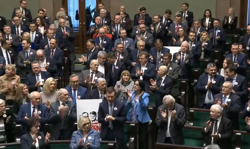 Nie chcieli skończyć oklasków i krzyków. Hołownia nie miał wyboru