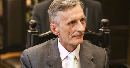 Adam z "Sanatorium miłości" zostanie bez dachu nad głową? Córki każą mu się wyprowadzić