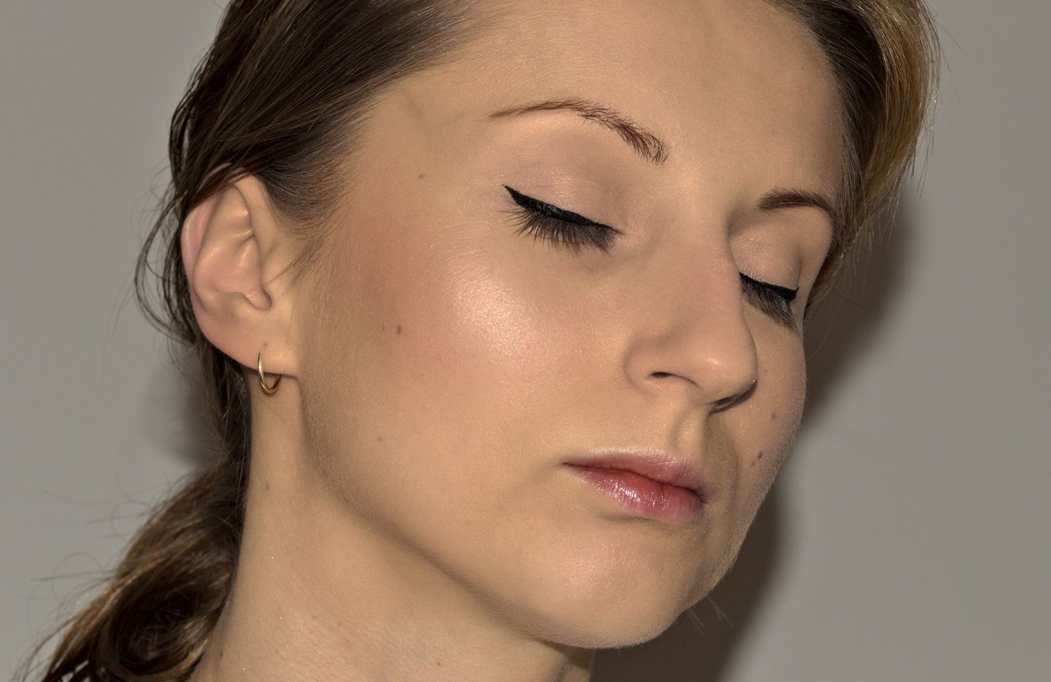 Makijaż wykonany eyelinerem No More Drama Eye Marker 