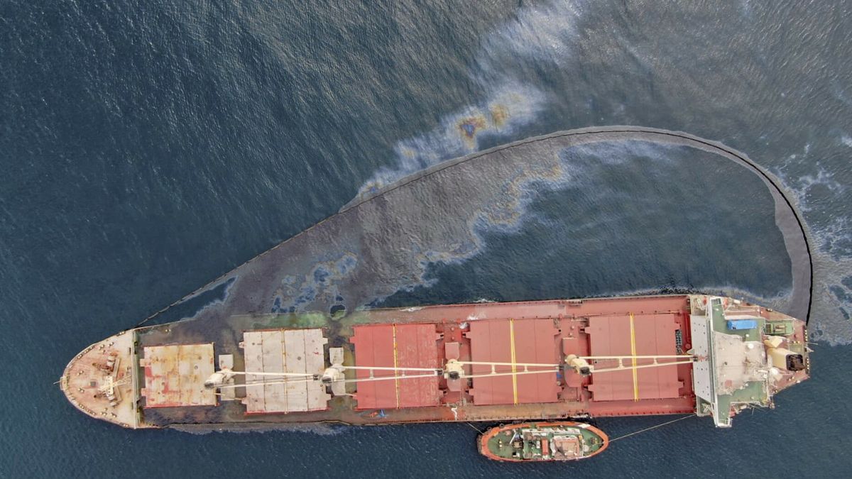 Wyciek paliwa ze statku OS 35 w okolicy Gibraltaru